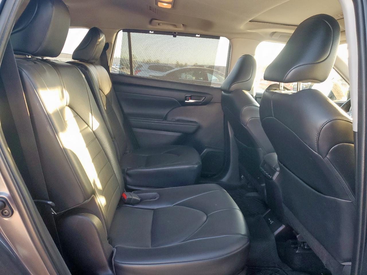 2022 TOYOTA HIGHLANDER