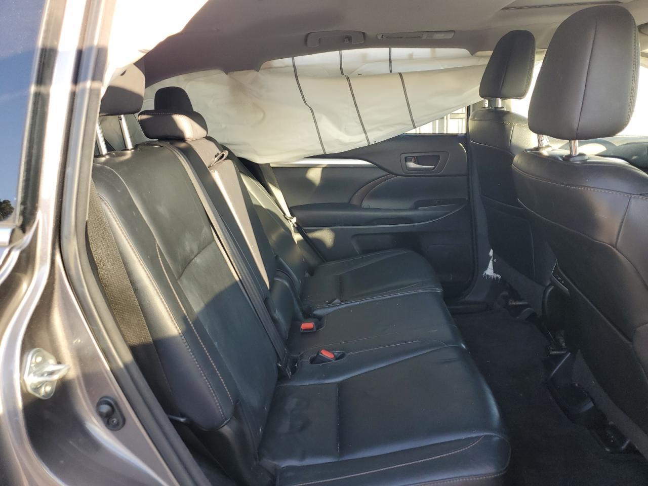 2015 TOYOTA HIGHLANDER
