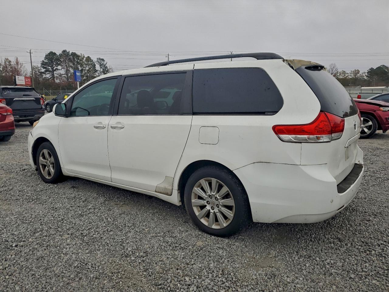 2013 TOYOTA SIENNA
