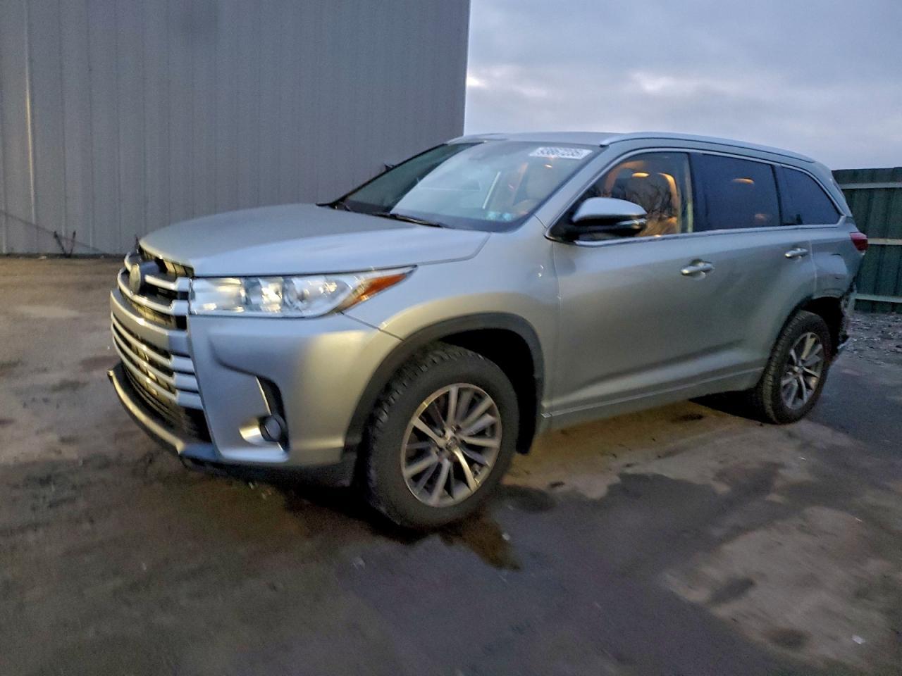 2018 TOYOTA HIGHLANDER