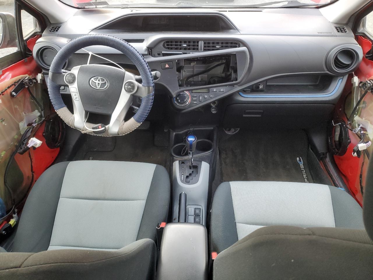 2013 TOYOTA Prius c