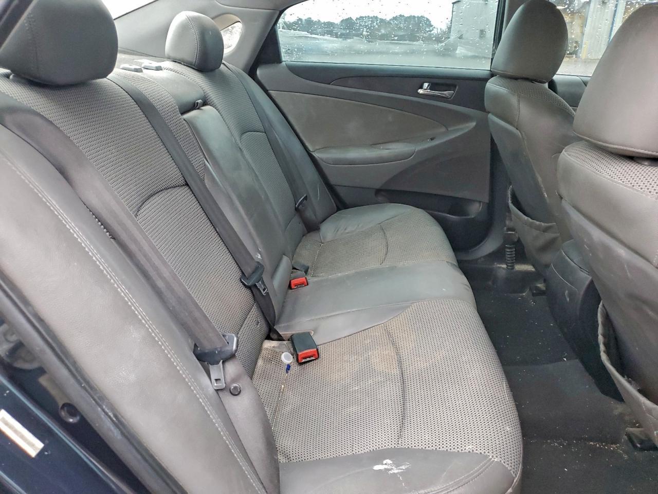 2011 HYUNDAI SONATA