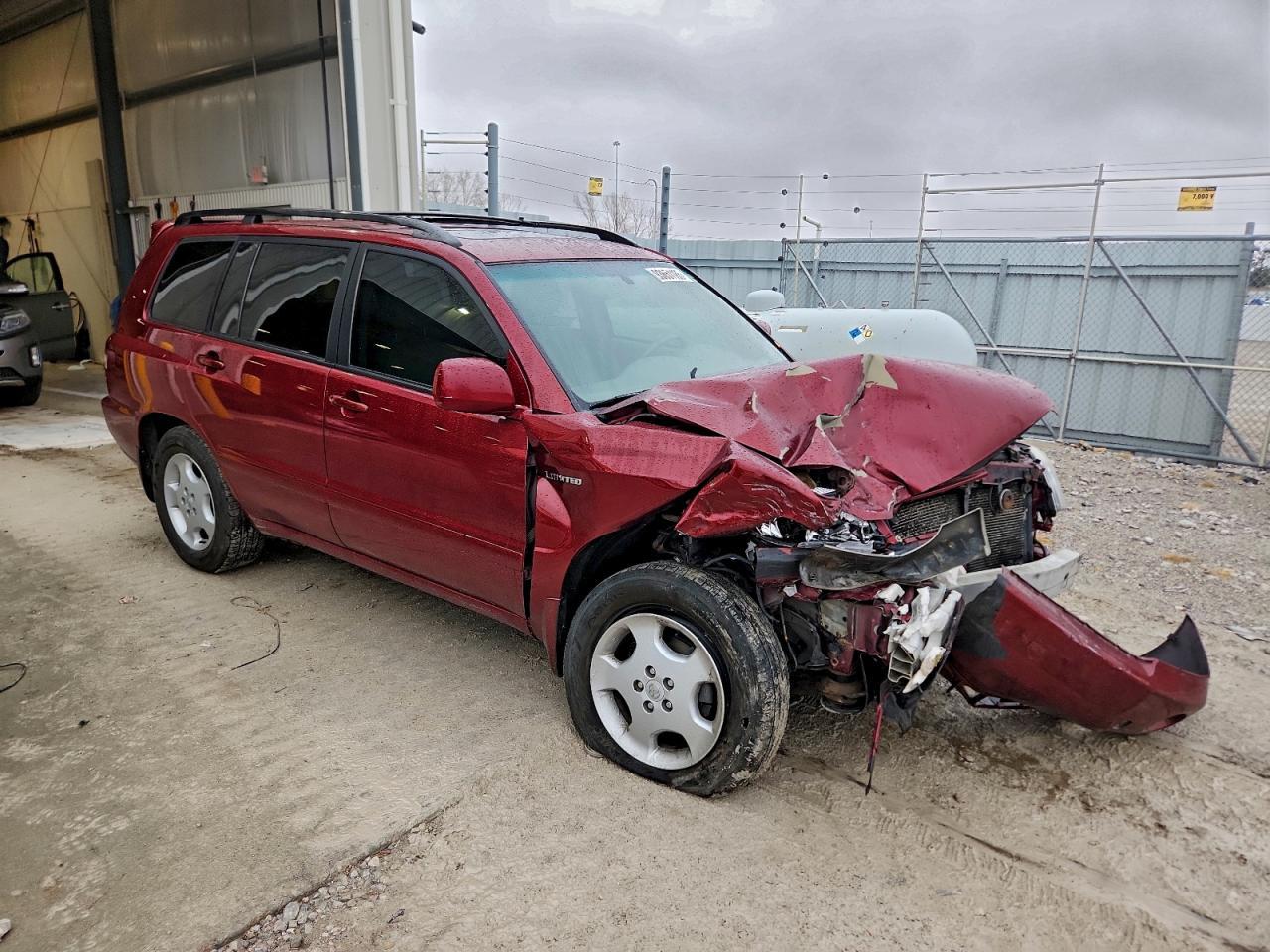 2004 TOYOTA HIGHLANDER