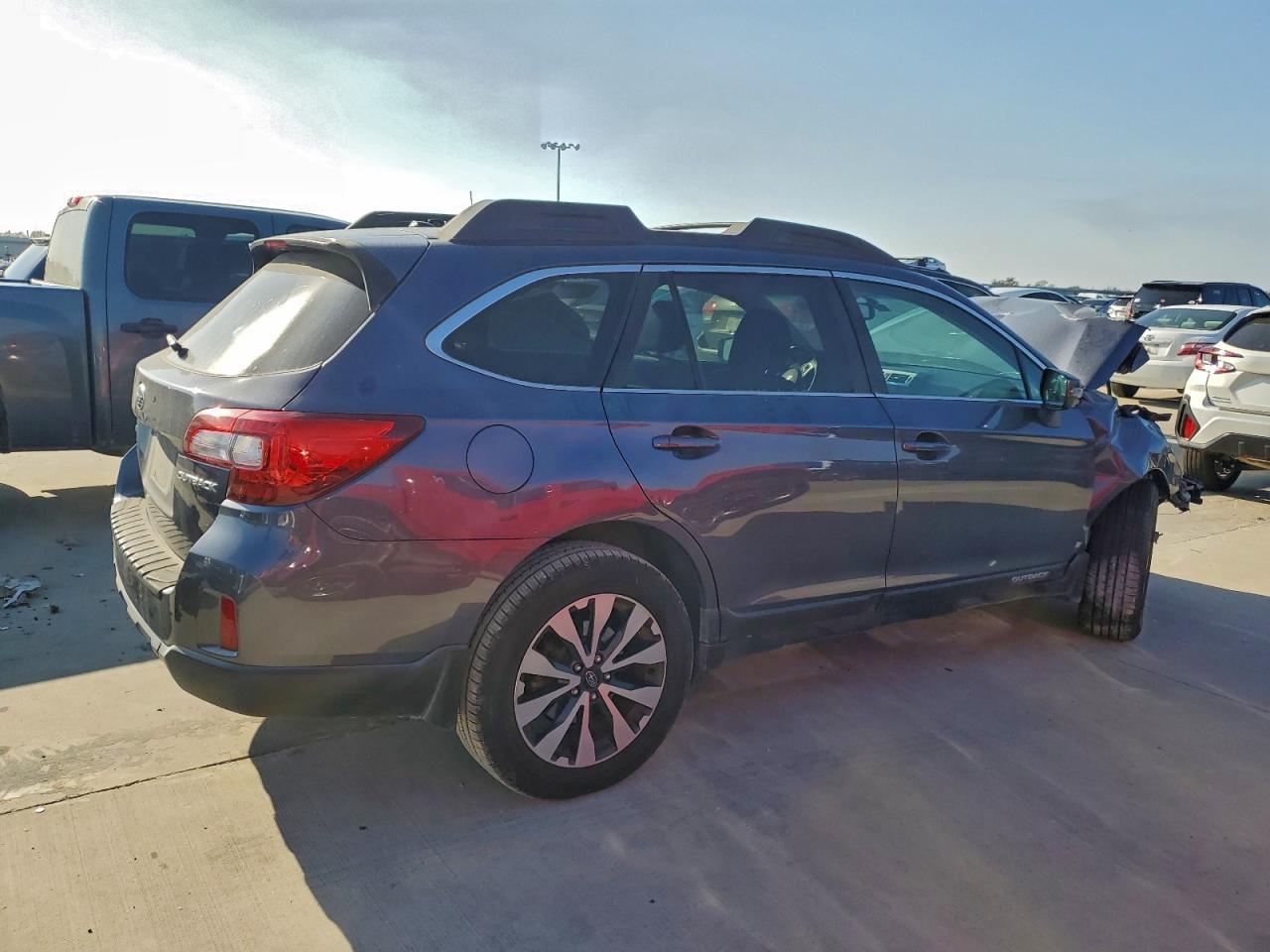 2015 SUBARU Outback