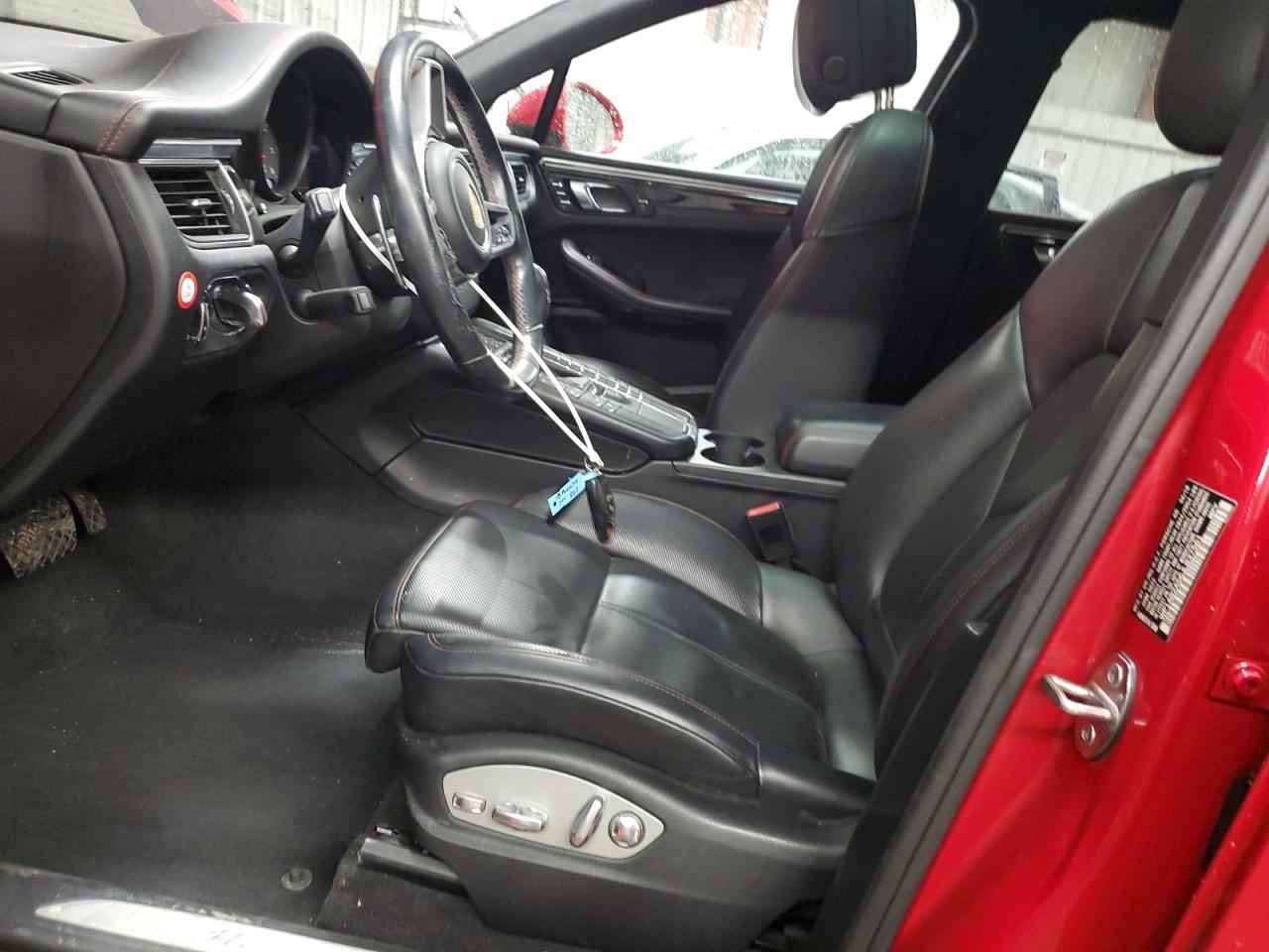2018 PORSCHE Macan