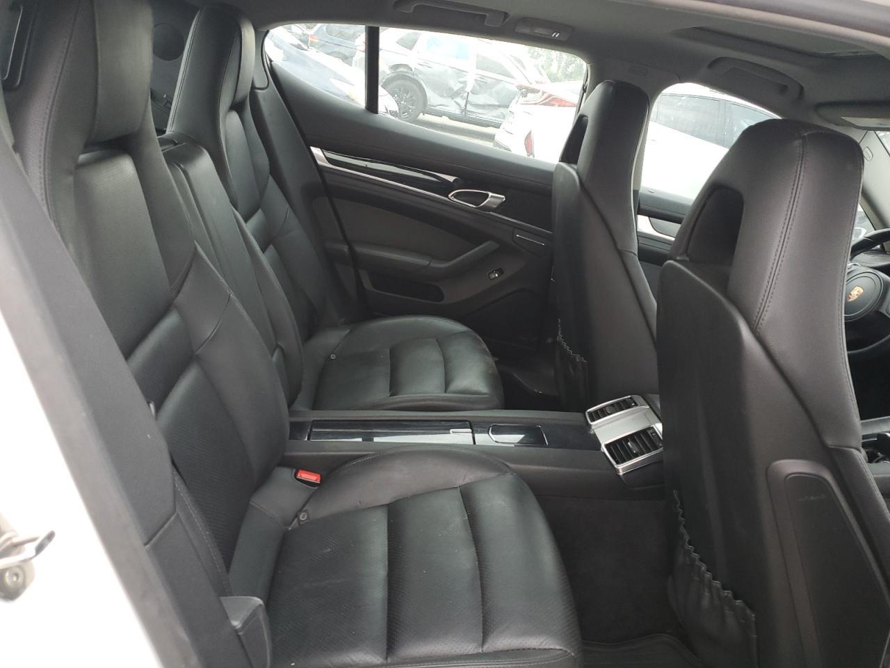 2015 PORSCHE Panamera