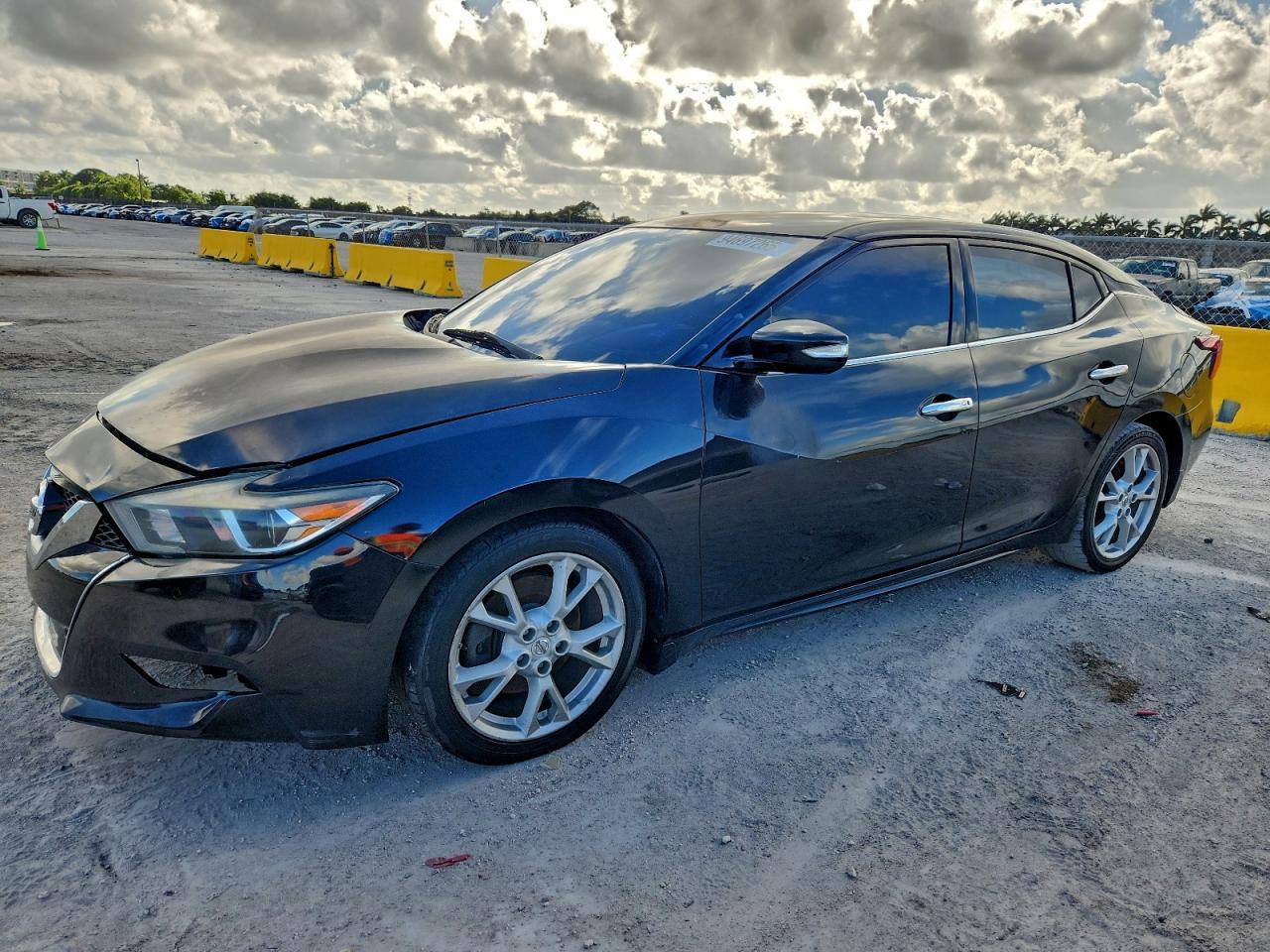2016 NISSAN Maxima