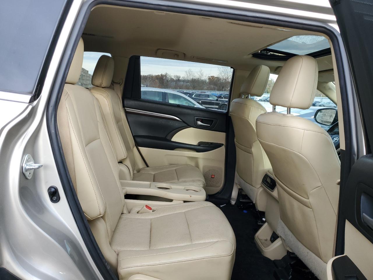 2015 TOYOTA HIGHLANDER