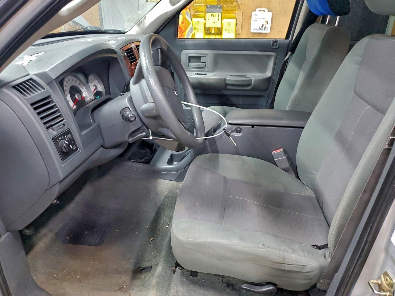 2005 DODGE Dakota