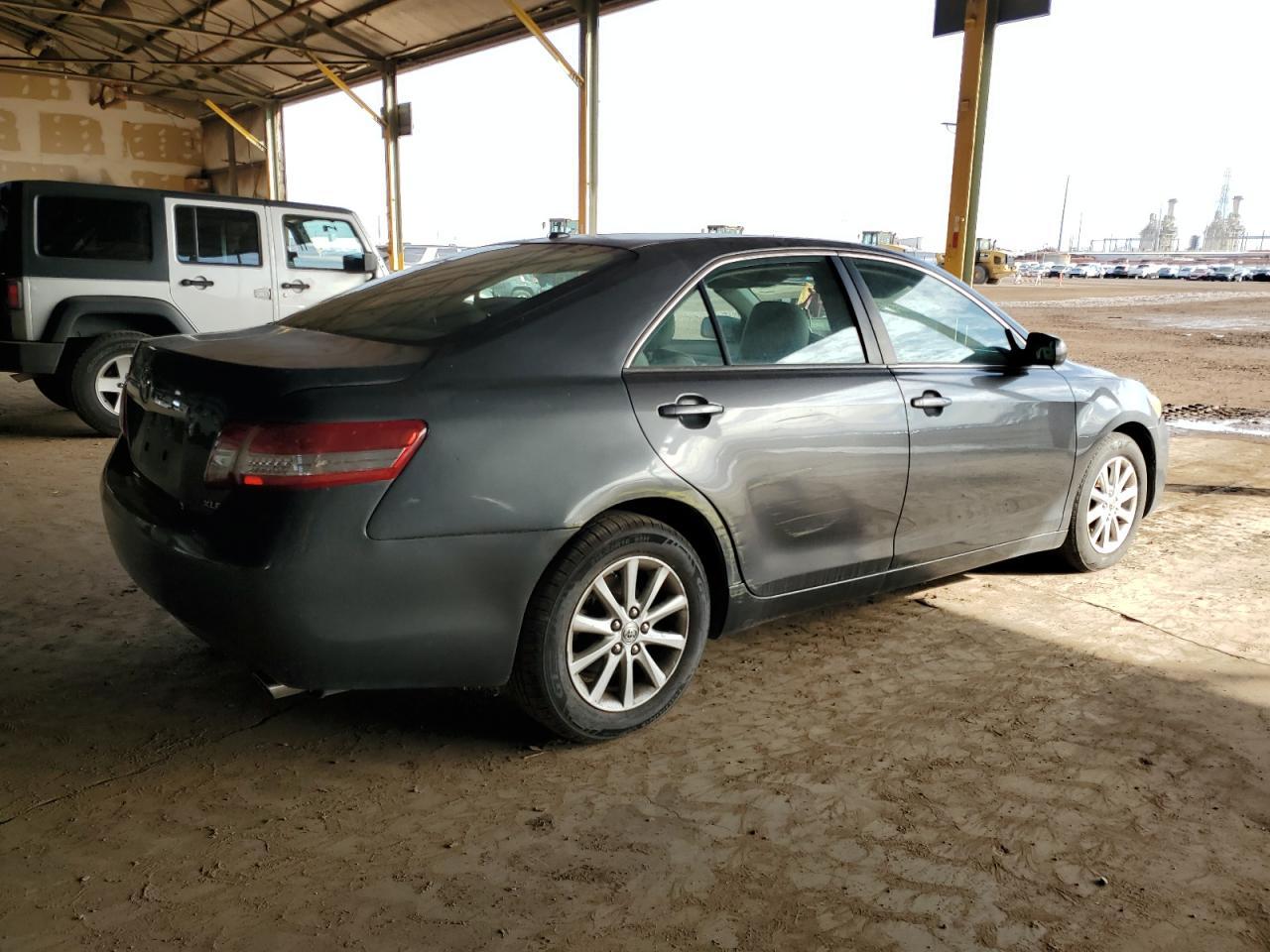 2011 TOYOTA CAMRY