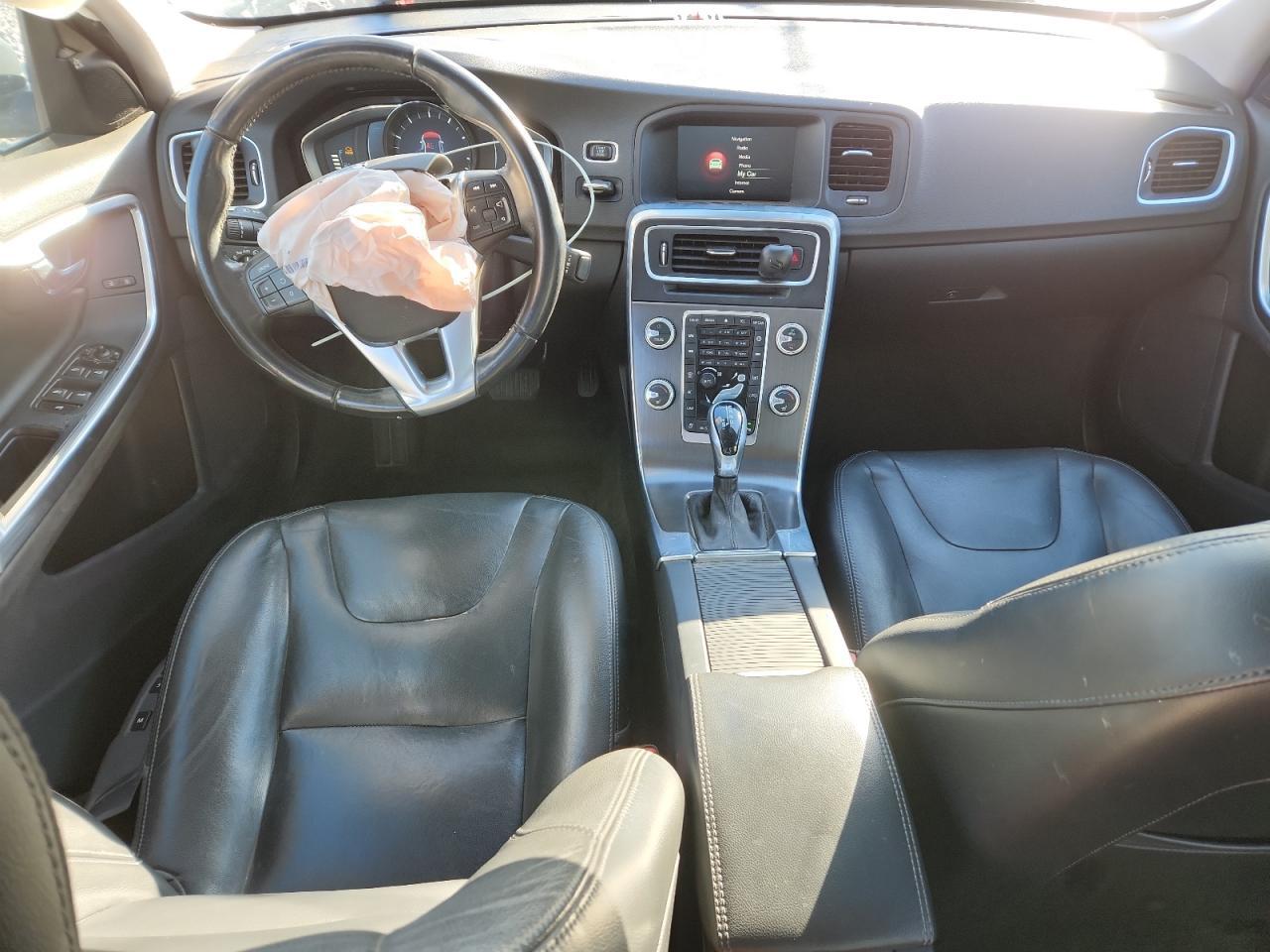 2015 VOLVO S60
