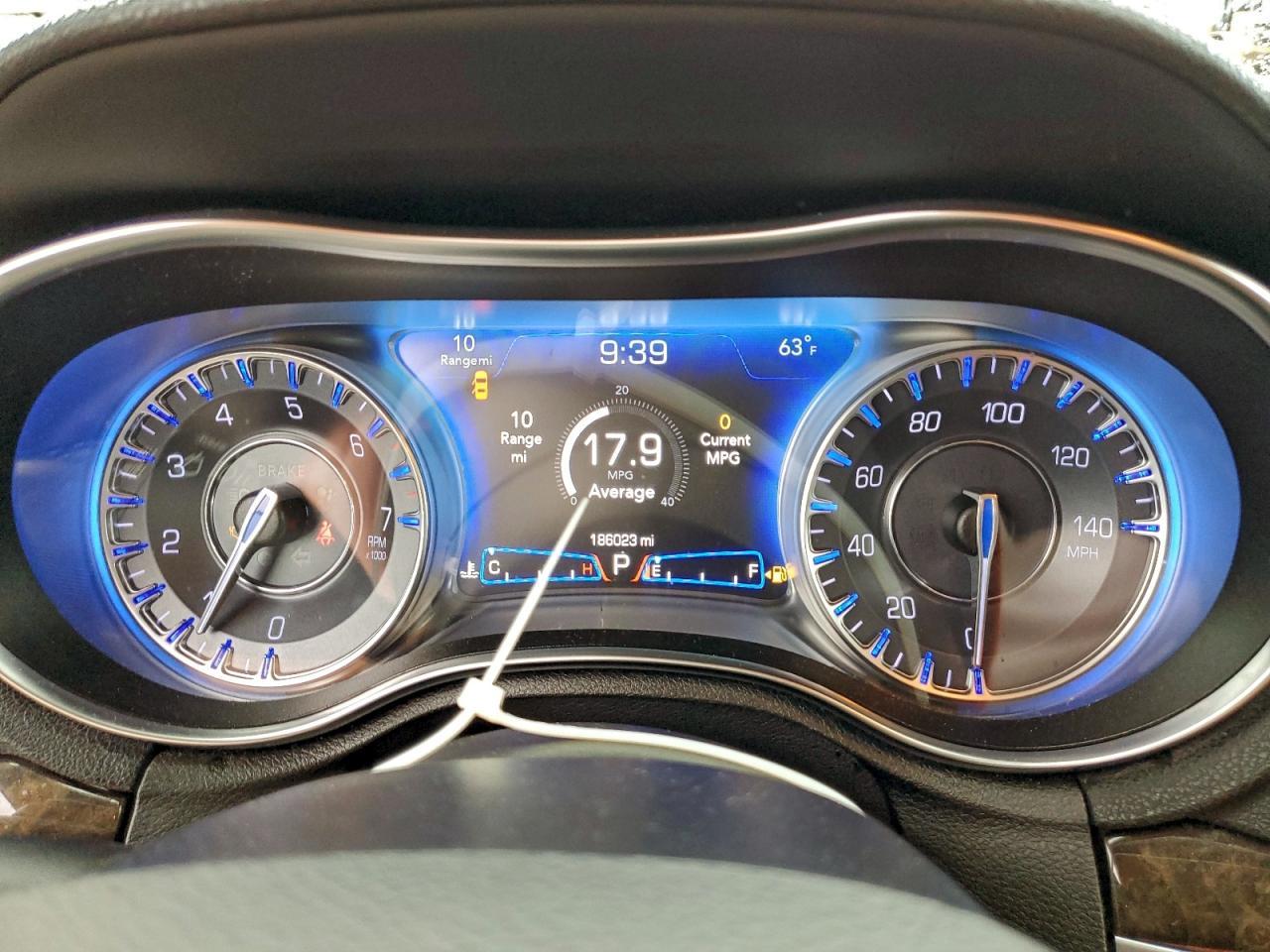 2019 CHRYSLER 300