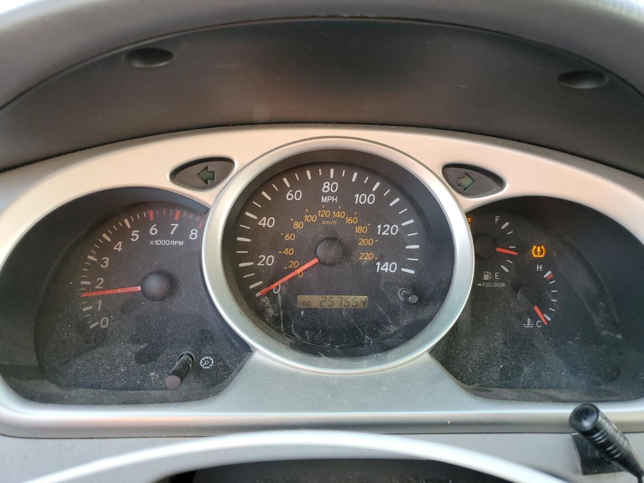 2004 TOYOTA HIGHLANDER