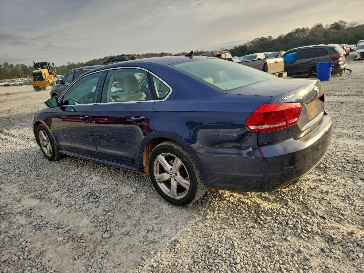 2012 VOLKSWAGEN Passat