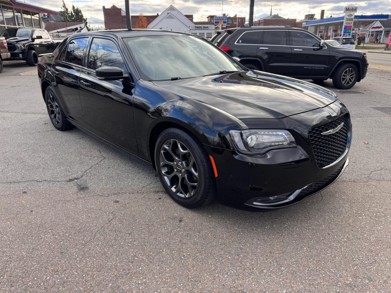 2019 CHRYSLER 300