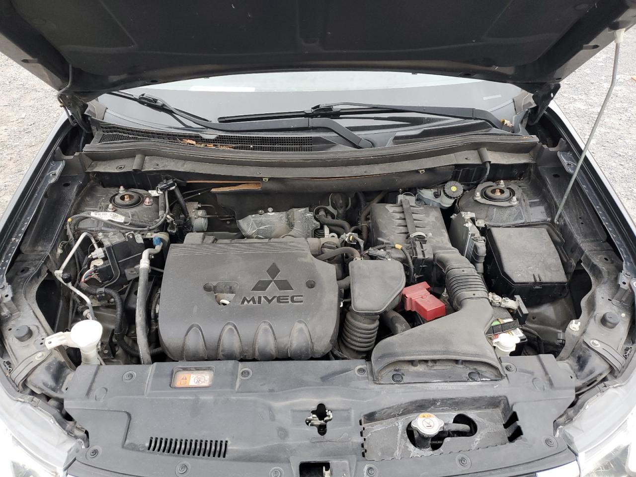 2015 MITSUBISHI outlander