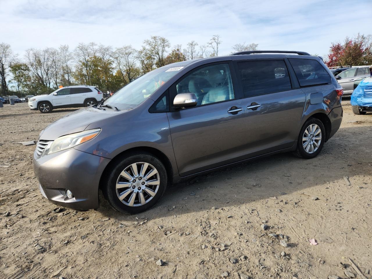 2017 TOYOTA SIENNA