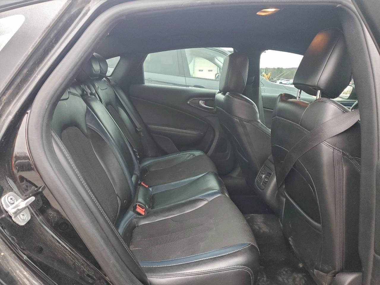 2015 CHRYSLER 200