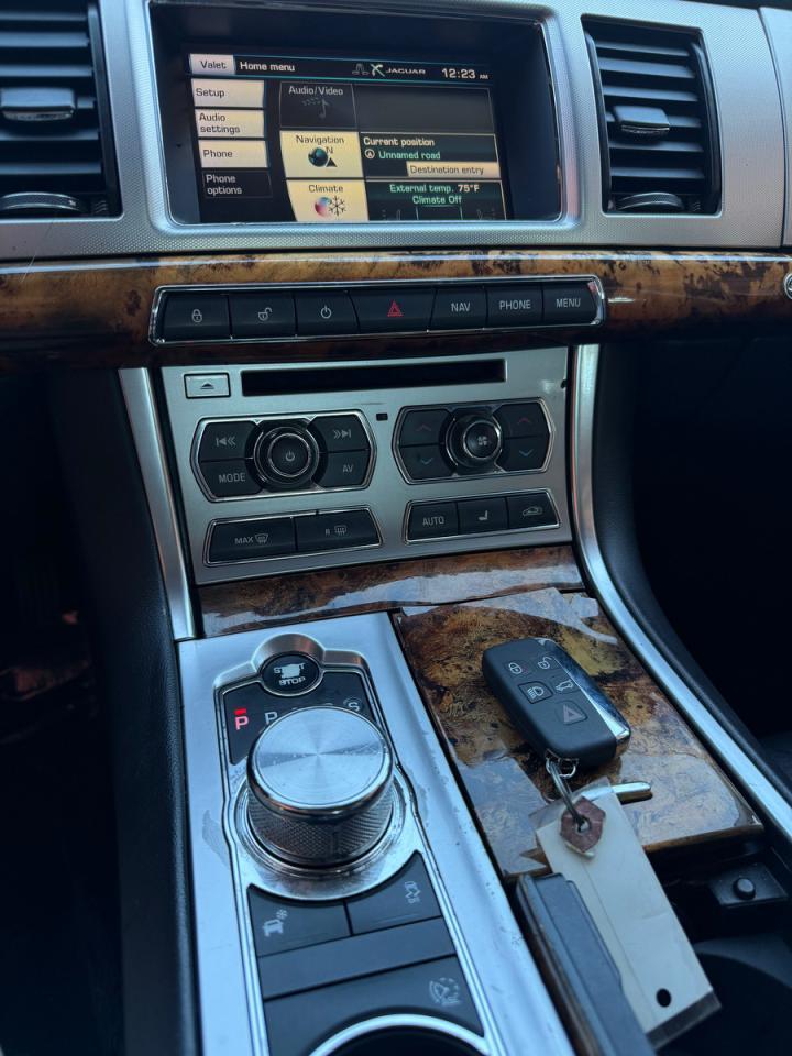 2015 JAGUAR XF
