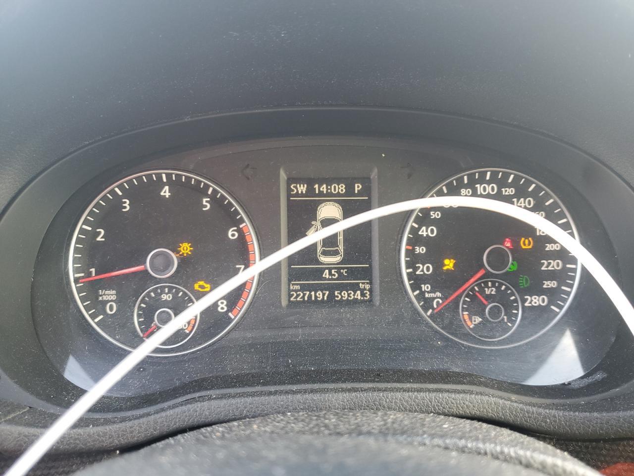 2015 VOLKSWAGEN Passat