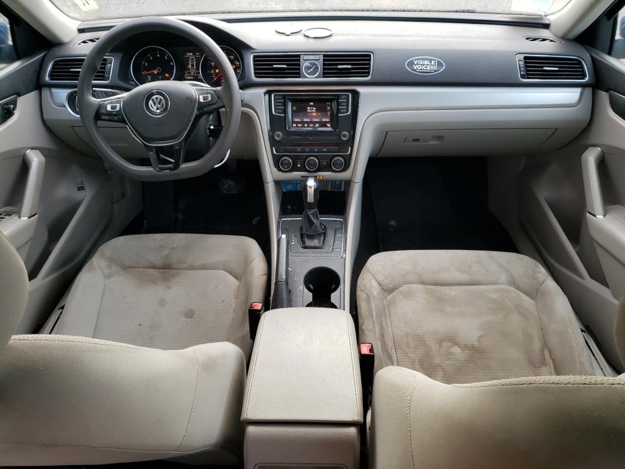2017 VOLKSWAGEN Passat