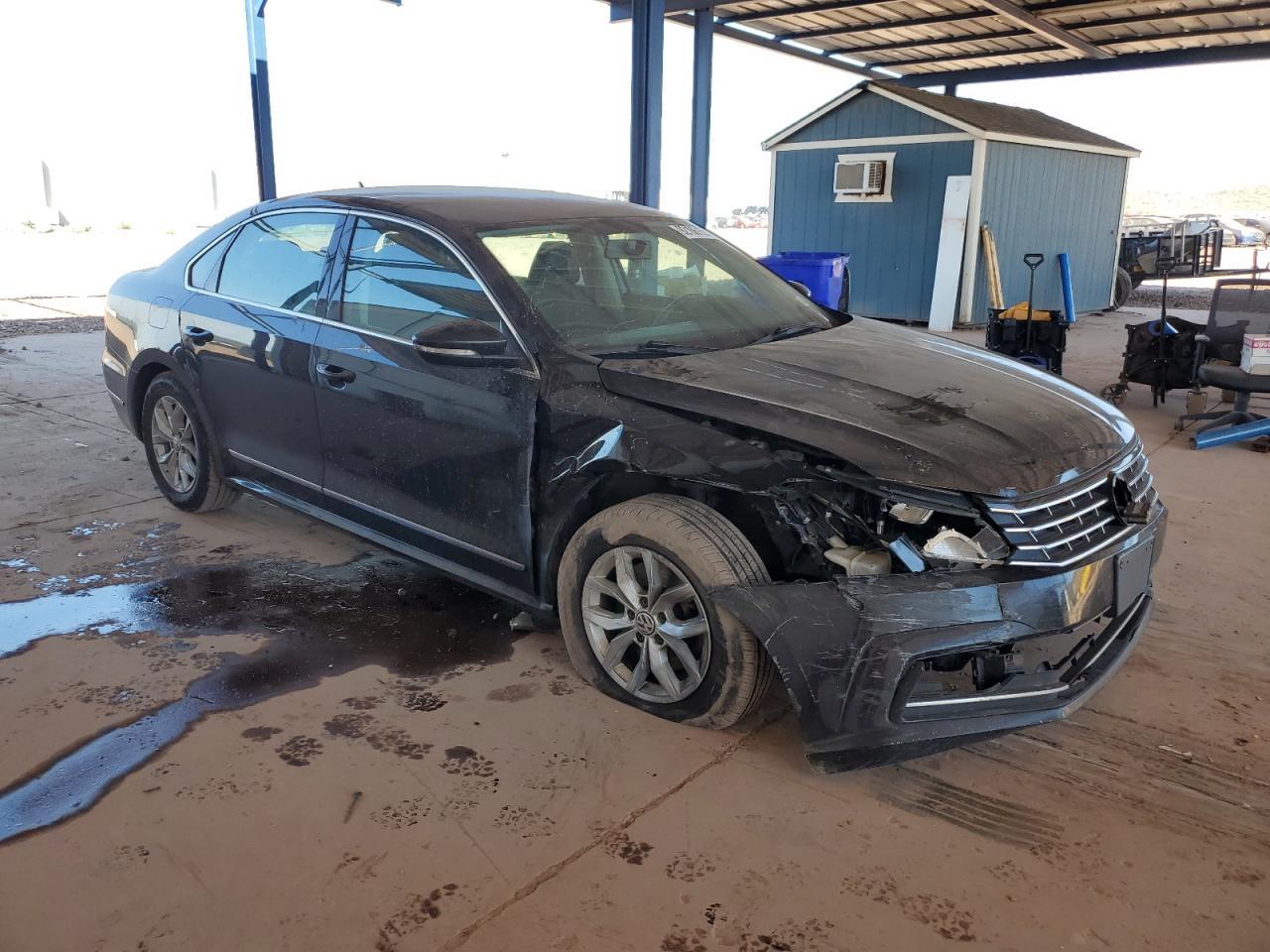 2017 VOLKSWAGEN Passat