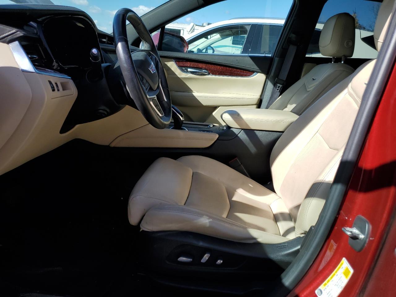 2017 CADILLAC XT5