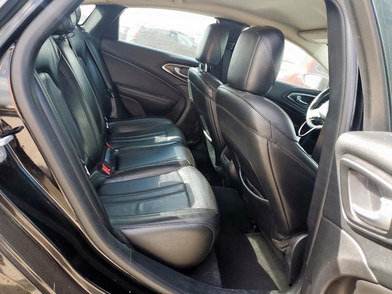 2017 CHRYSLER 200