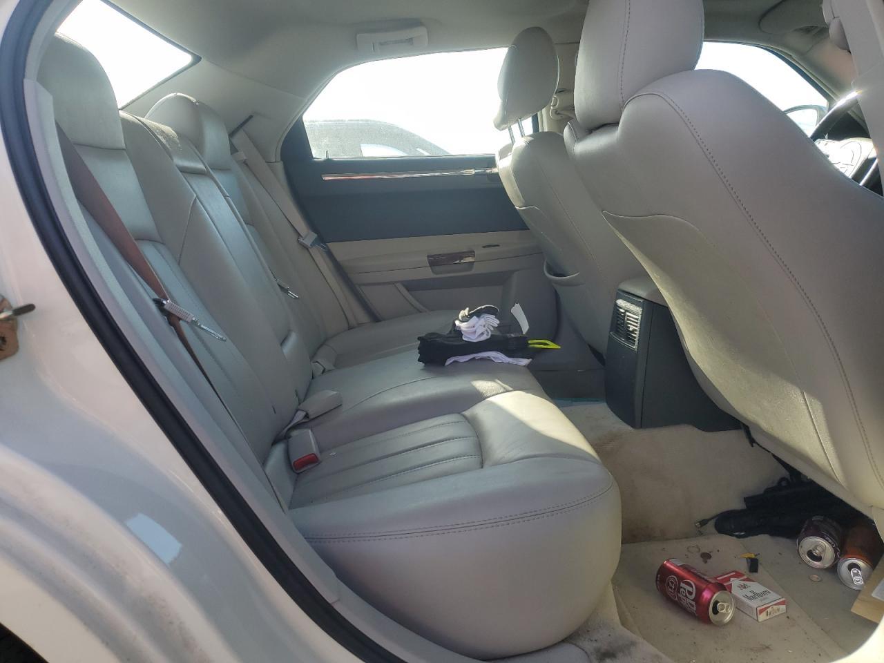 2005 CHRYSLER 300