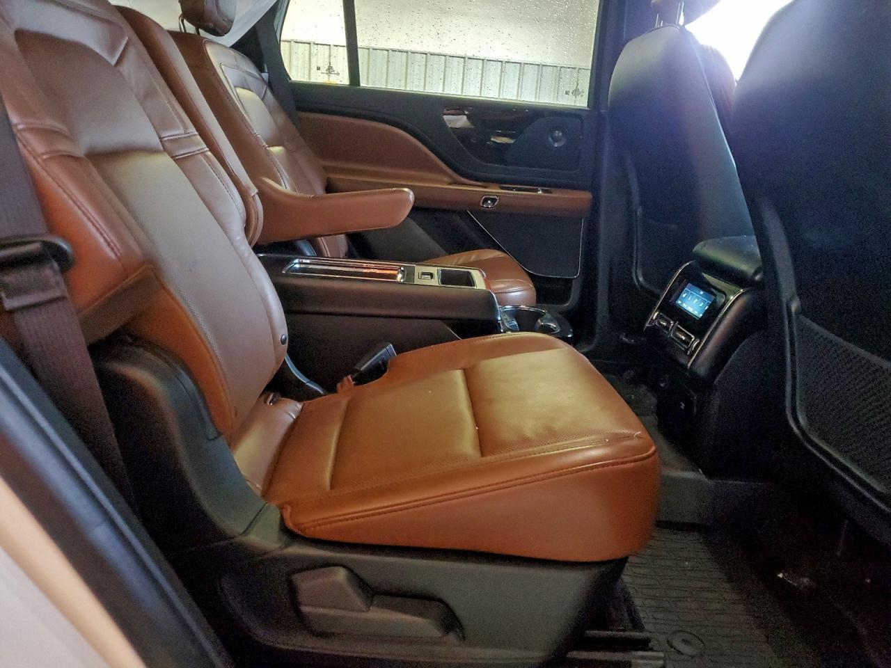 2021 LINCOLN Aviator