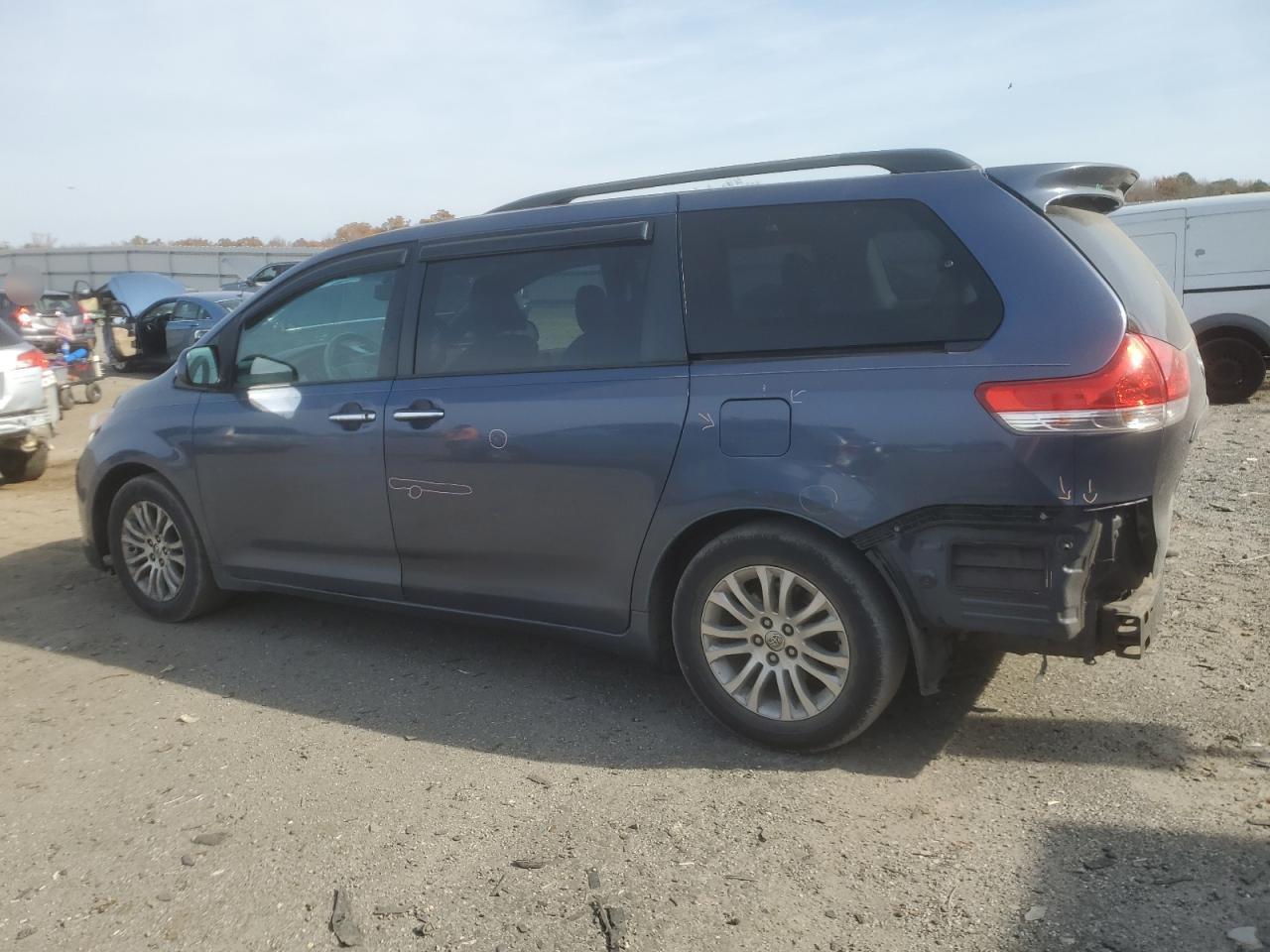 2014 TOYOTA SIENNA