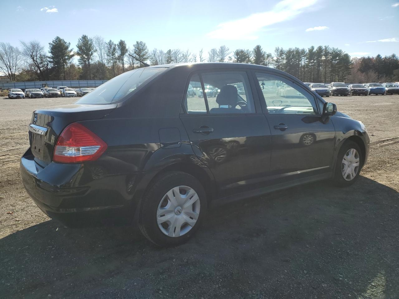2011 NISSAN VERSA