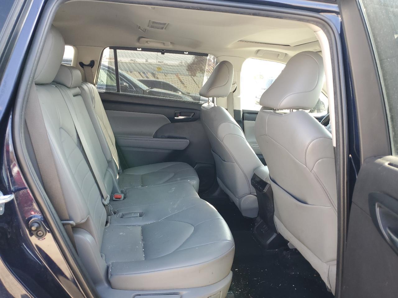 2022 TOYOTA HIGHLANDER