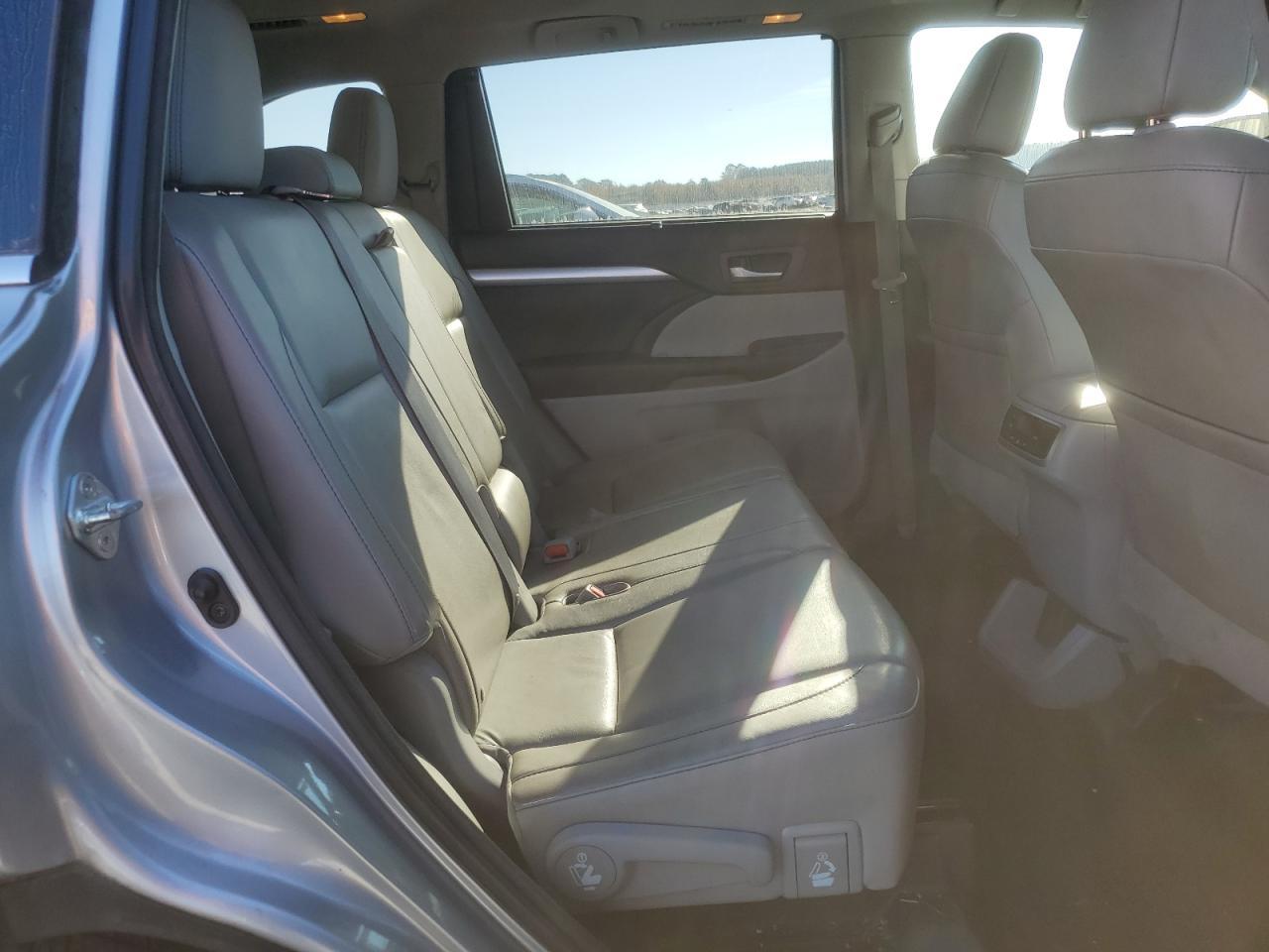 2015 TOYOTA HIGHLANDER