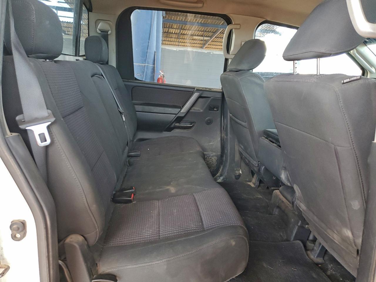 2011 NISSAN Titan