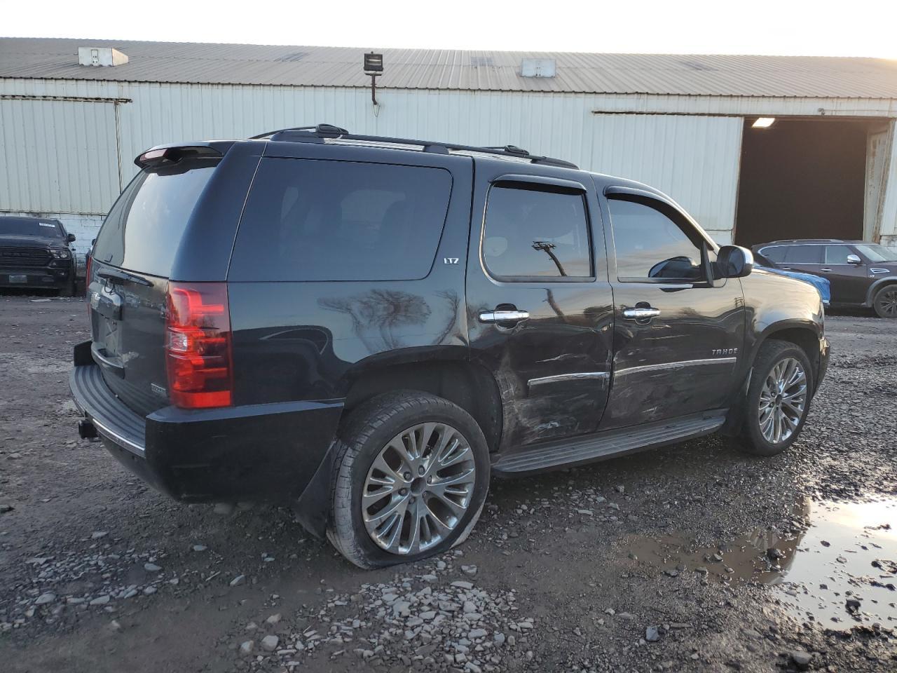 2011 CHEVROLET Tahoe