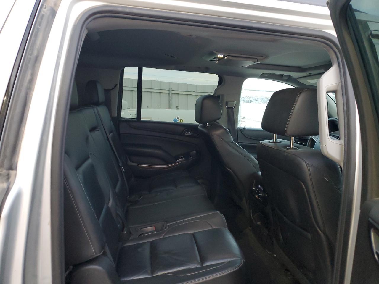 2015 CHEVROLET Suburban
