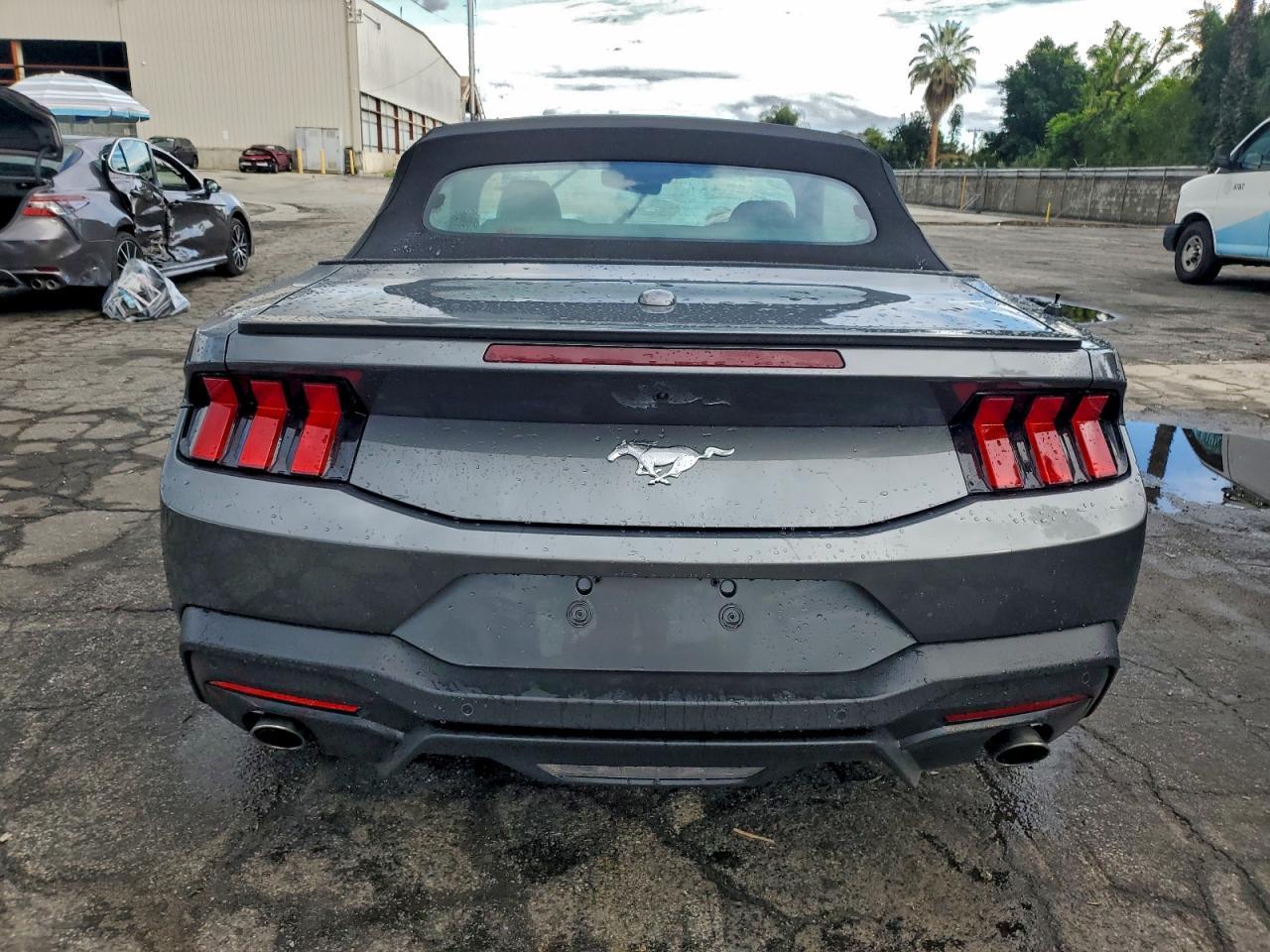 2025 FORD MUSTANG