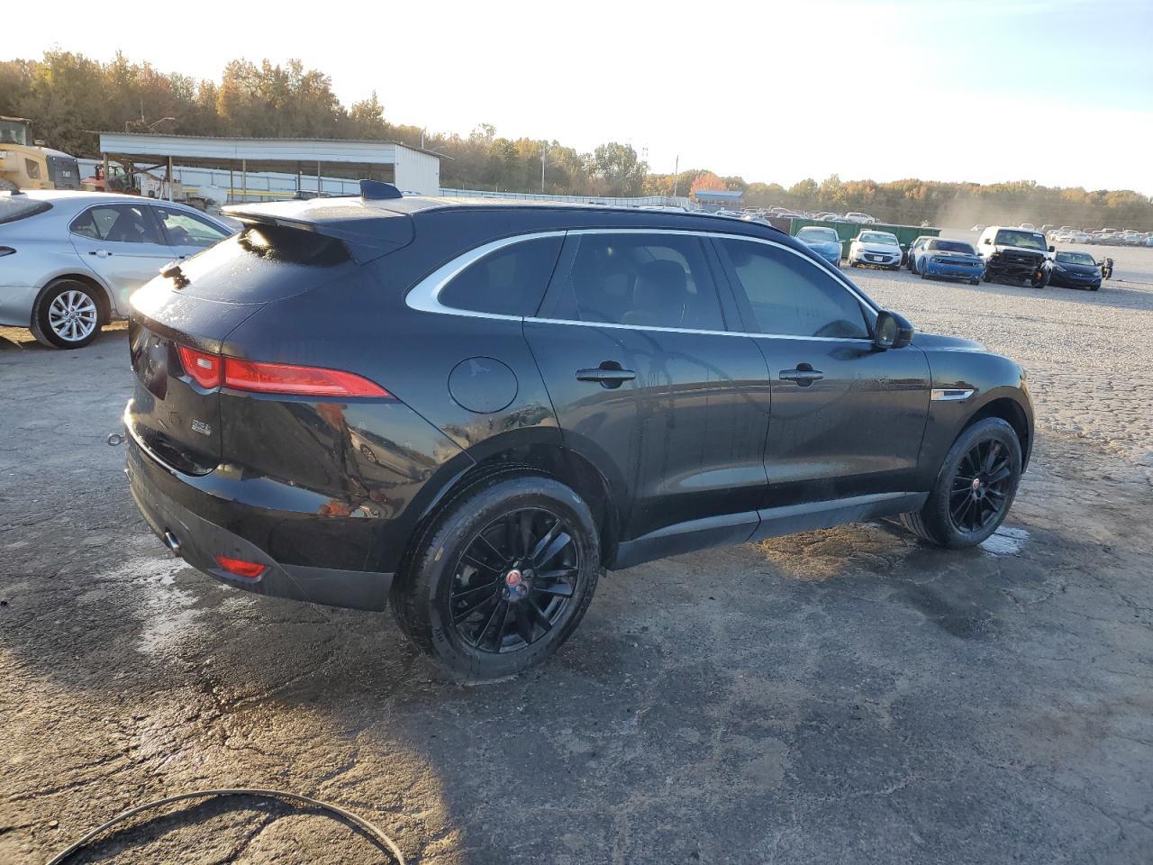 2017 JAGUAR F-Pace