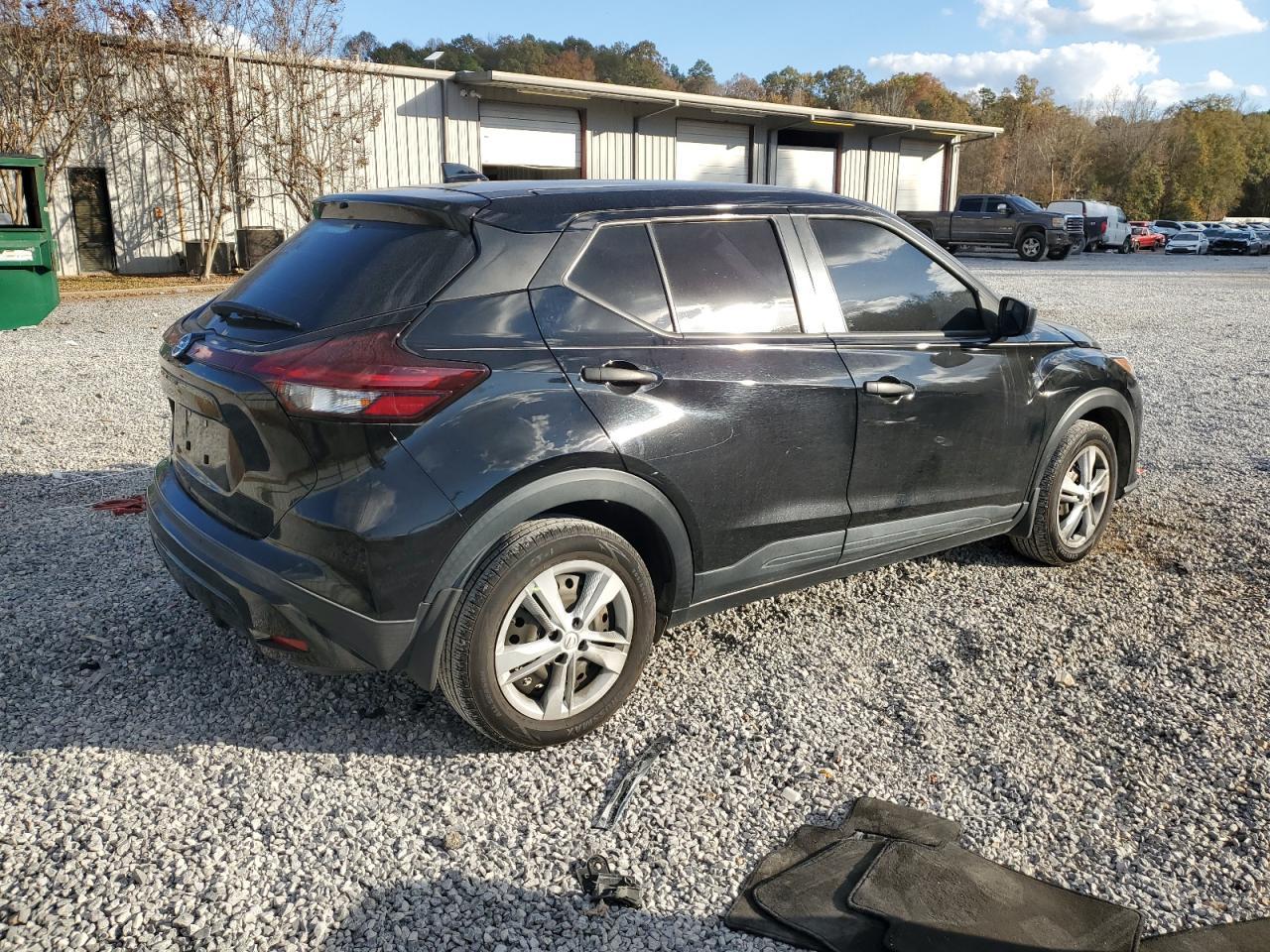 2021 NISSAN KICKS