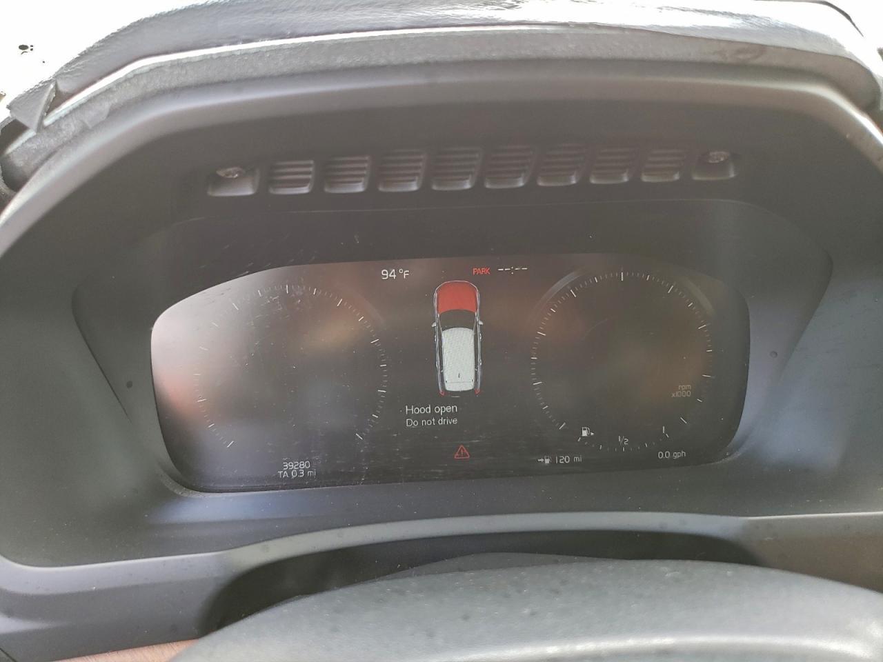 2016 VOLVO XC90
