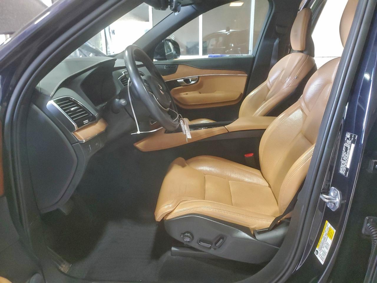 2019 VOLVO XC90