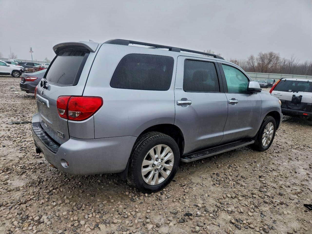 2011 TOYOTA Sequoia