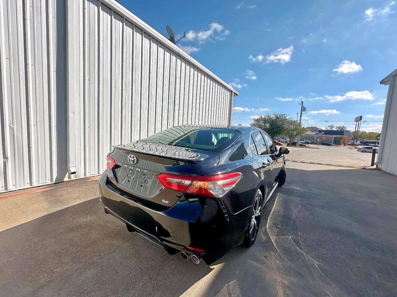 2018 TOYOTA CAMRY