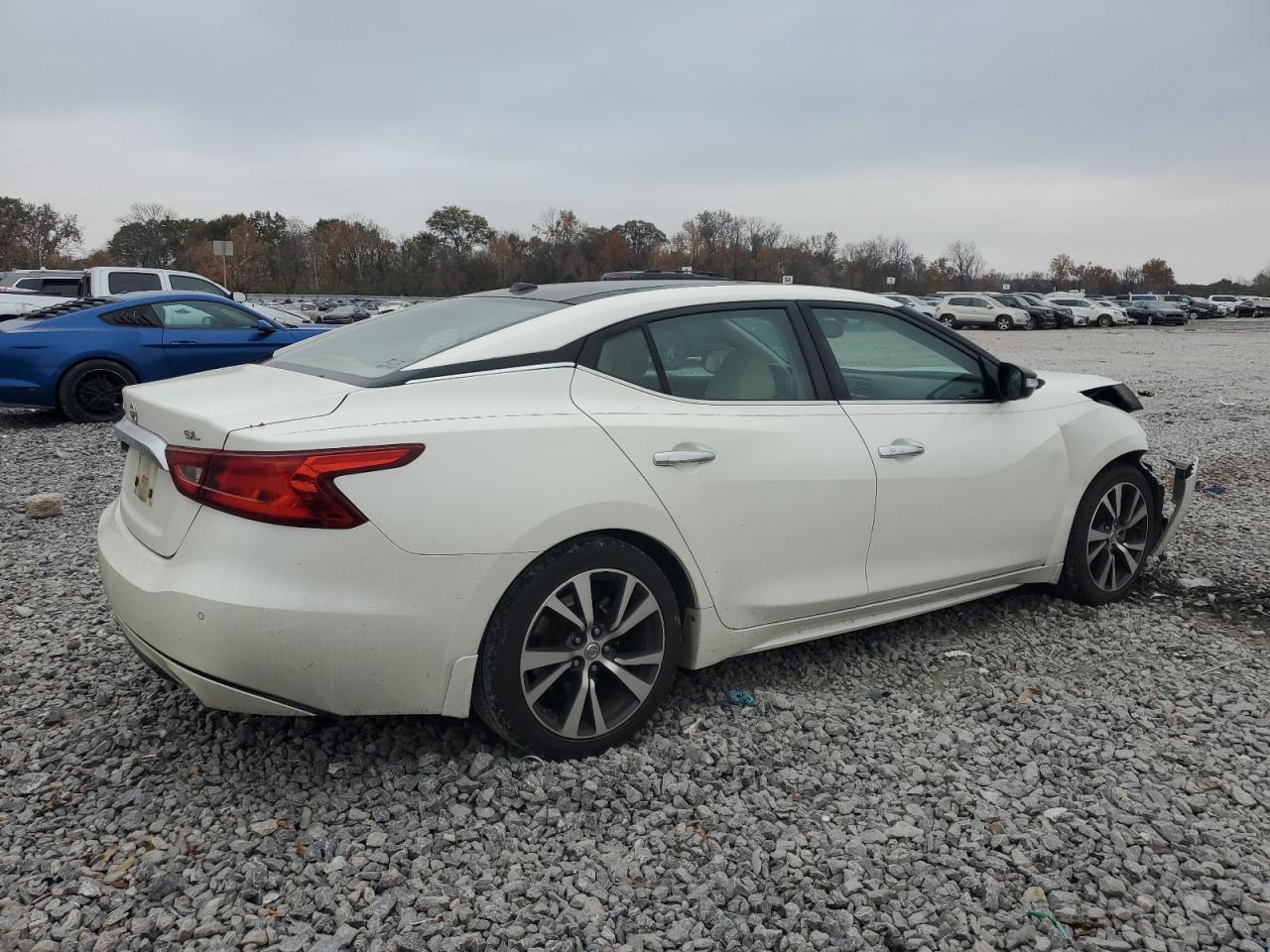2017 NISSAN Maxima