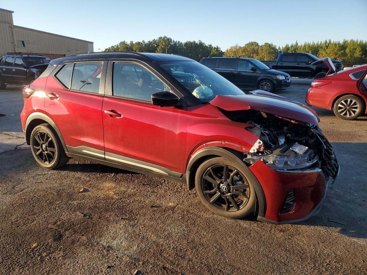2023 NISSAN KICKS
