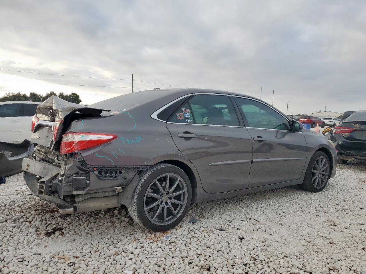 2015 TOYOTA CAMRY