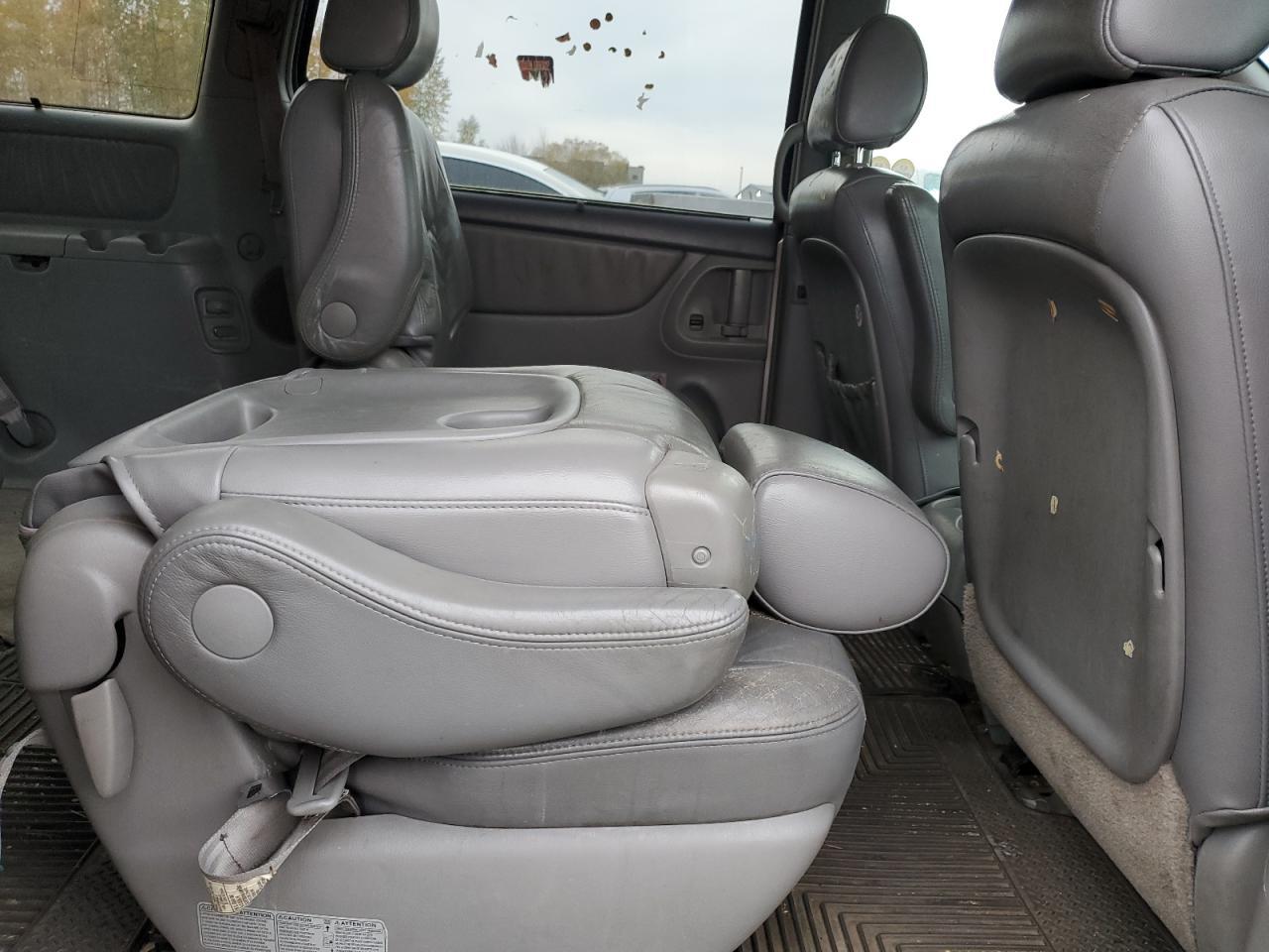 2005 TOYOTA SIENNA