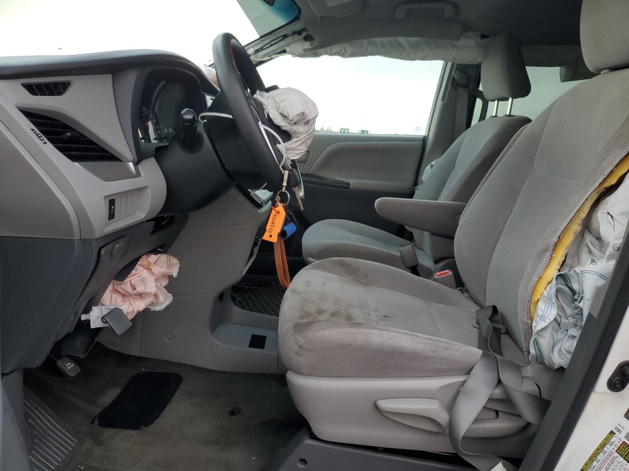 2015 TOYOTA SIENNA