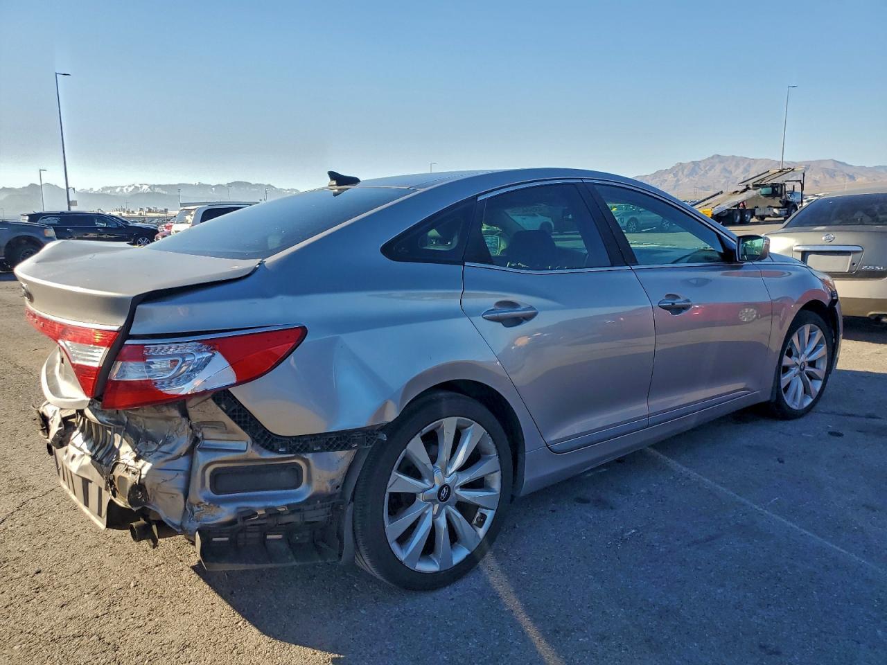 2012 HYUNDAI Azera